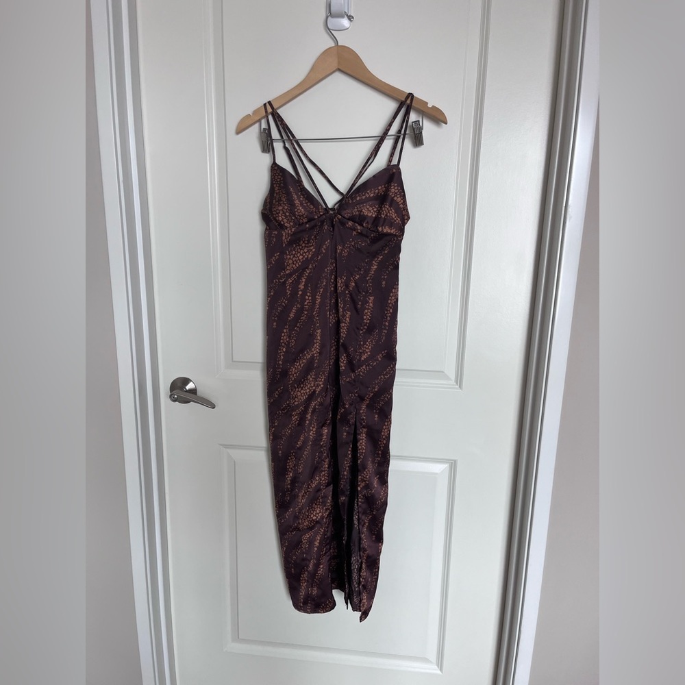 Brown and tan long midi patterned dress from urban outfitters - Picture 2 of 4